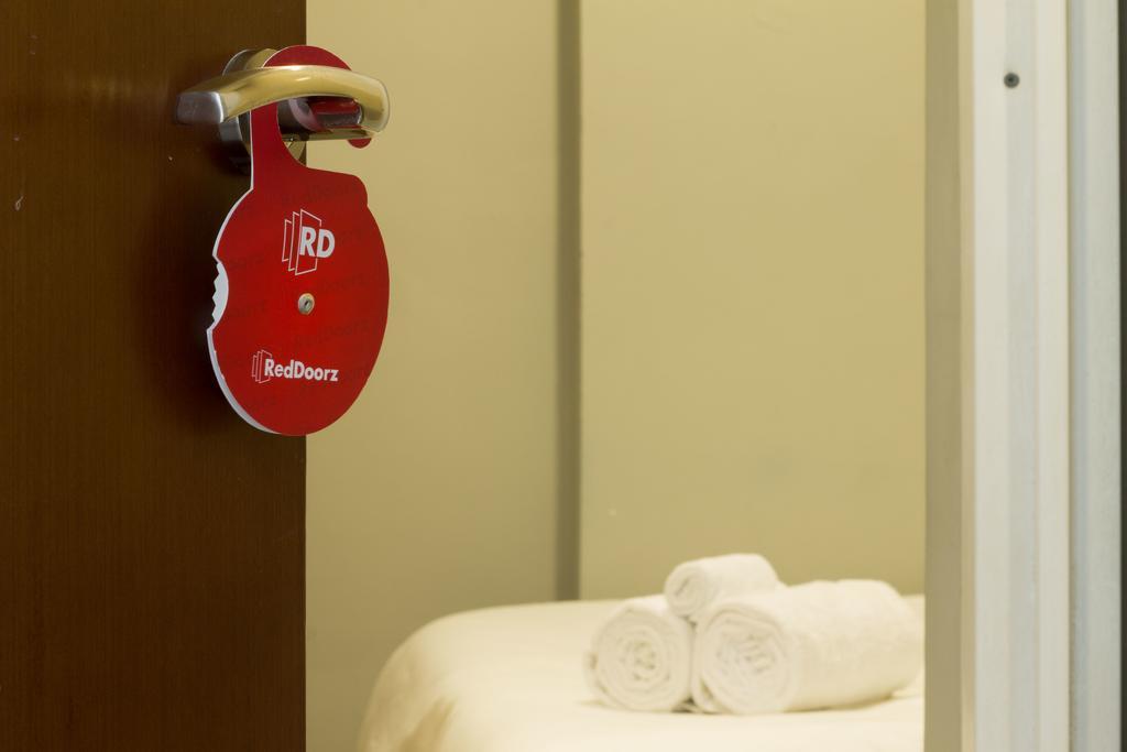 เรดดอร์ซ เนียร์ จิลันดัก ทาวน์ สแควร์ Hotel จาการ์ตา ภายนอก รูปภาพ