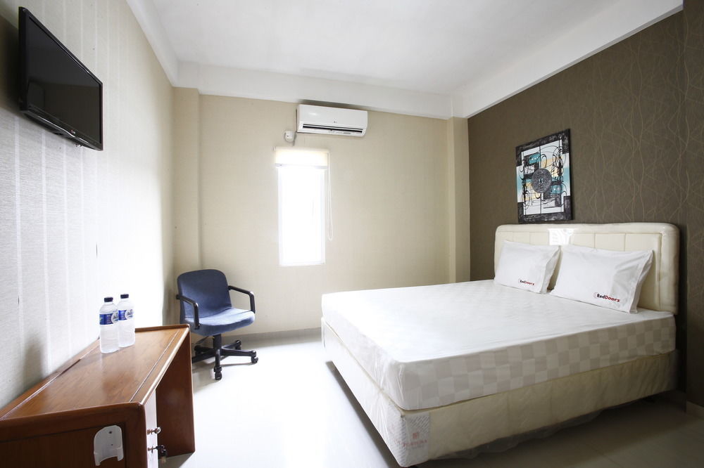 เรดดอร์ซ เนียร์ จิลันดัก ทาวน์ สแควร์ Hotel จาการ์ตา ภายนอก รูปภาพ