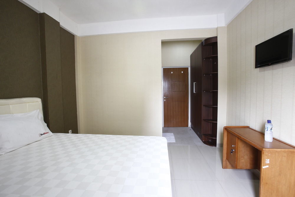 เรดดอร์ซ เนียร์ จิลันดัก ทาวน์ สแควร์ Hotel จาการ์ตา ภายนอก รูปภาพ