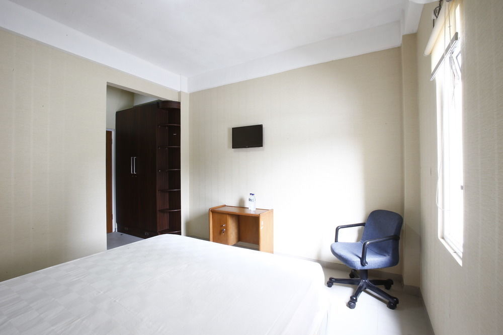 เรดดอร์ซ เนียร์ จิลันดัก ทาวน์ สแควร์ Hotel จาการ์ตา ภายนอก รูปภาพ