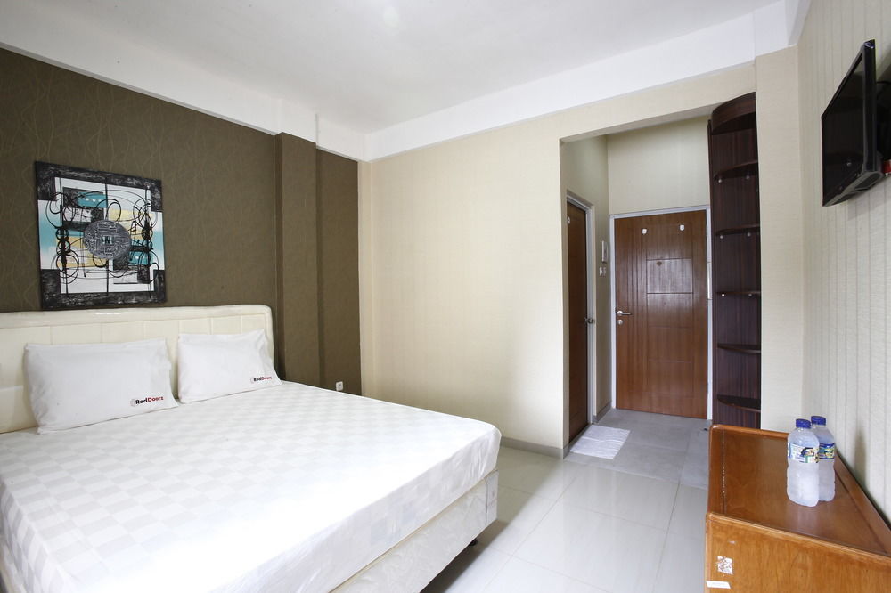 เรดดอร์ซ เนียร์ จิลันดัก ทาวน์ สแควร์ Hotel จาการ์ตา ภายนอก รูปภาพ
